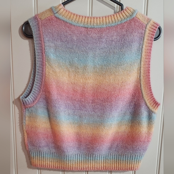 Multicolor Sleeveless Sweater Vest - Picture 4 of 7